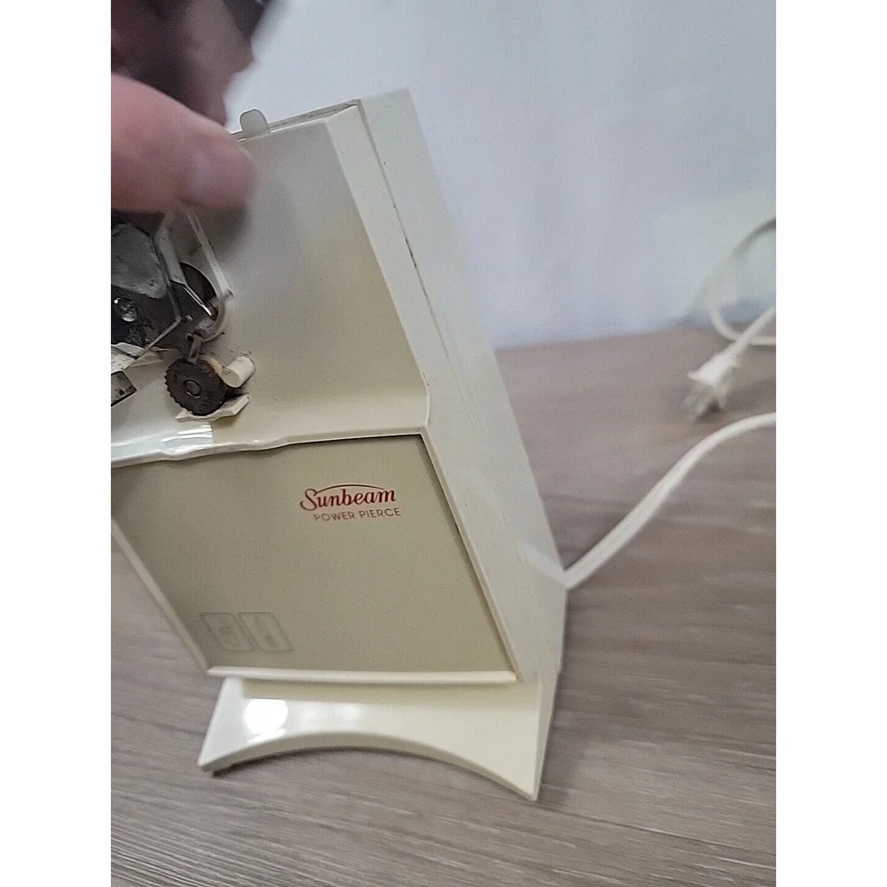 Vintage Sunbeam Cream Power Pierce Can Opener Knife Sharpener Model 05311‎